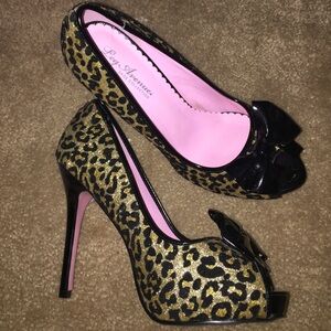 NWT Leopard Glitter Heels